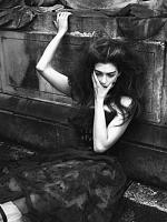     . 

:	1315170577_img-anne-hathaway-9_143537257679-550x734.jpg 
:	3 
:	38.6  
ID:	2488